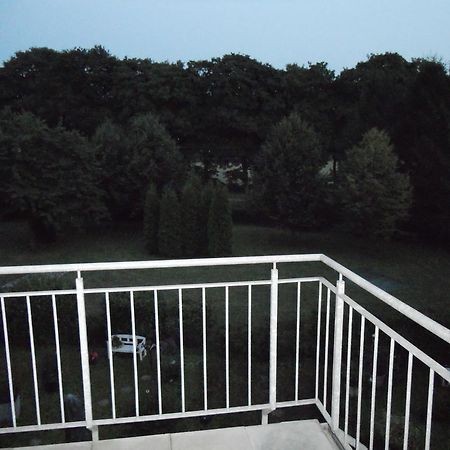 Schmuckstueck In Essen Apartment Ruang foto